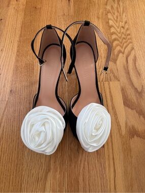 J Crew Black Women’s Ankle-Strap Heels with White Floral Accent (Open Toe)